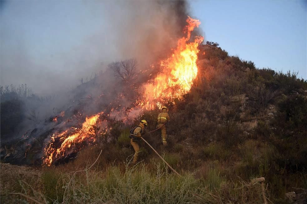 Impresionante incendio en la sierra de Alcubierre