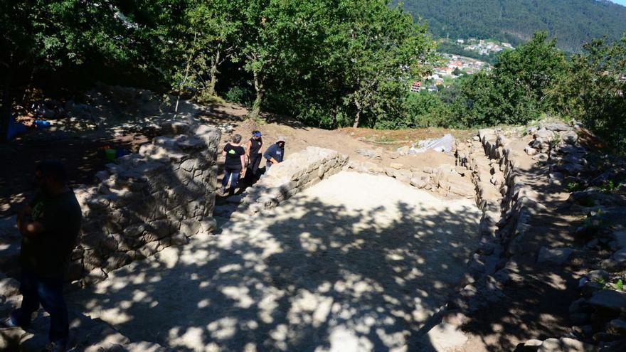 Moaña exhibe las piezas de la torre de Meira antes de remitirlas al Museo de Pontevedra