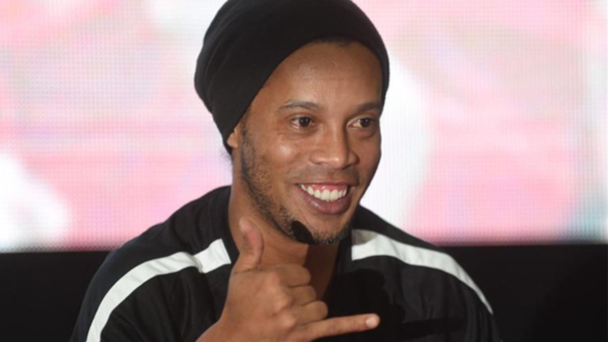 Ronaldinho despierta pasiones entre los aficionados de la India