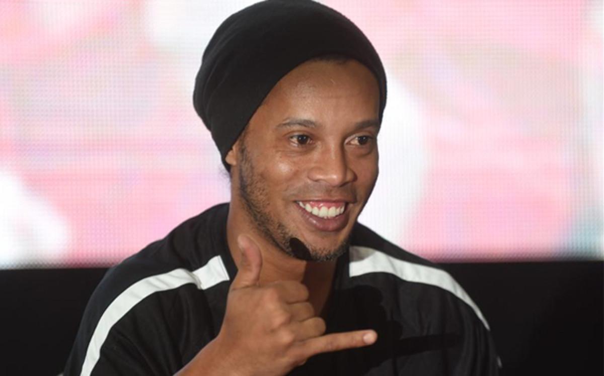 Ronaldinho despierta pasiones entre los aficionados de la India