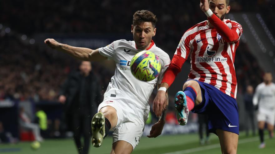 El futbolista del Sevilla Gonzalo Montiel, denunciado en Argentina por abuso sexual