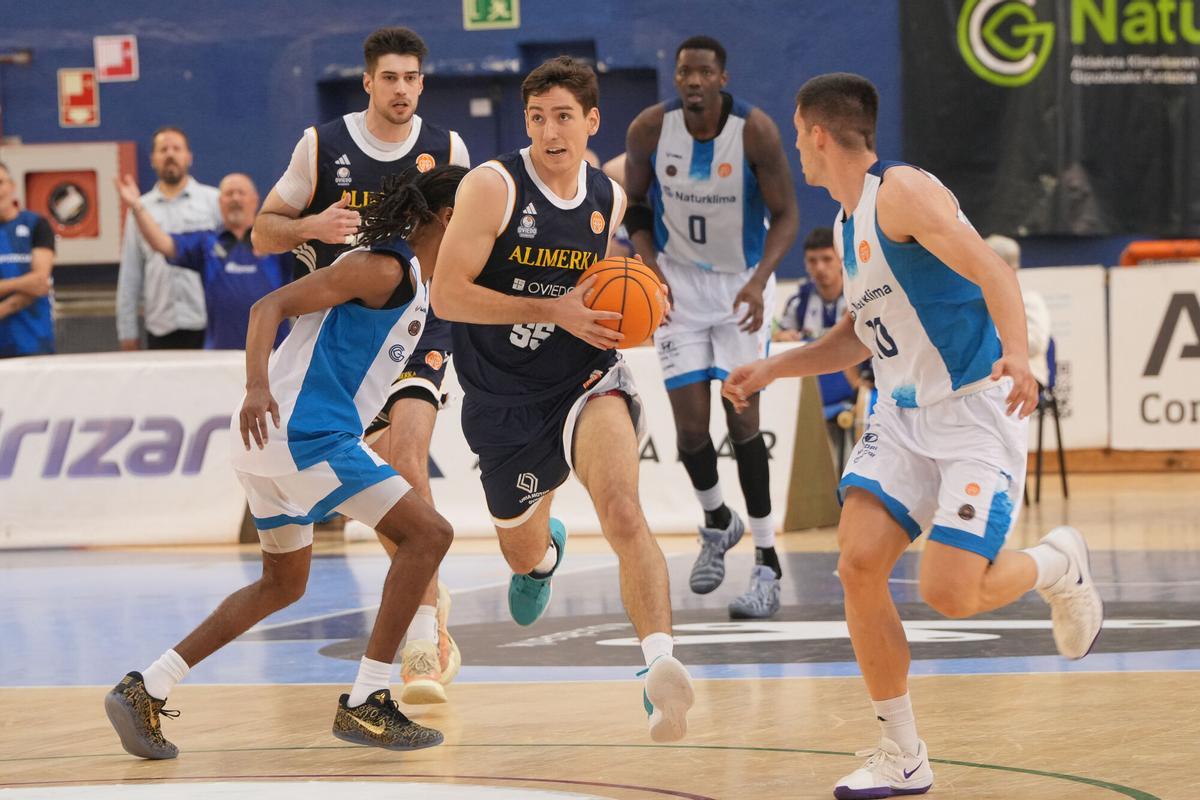 El Alimerka Oviedo Baloncesto suma su segunda victoria en San Sebastián