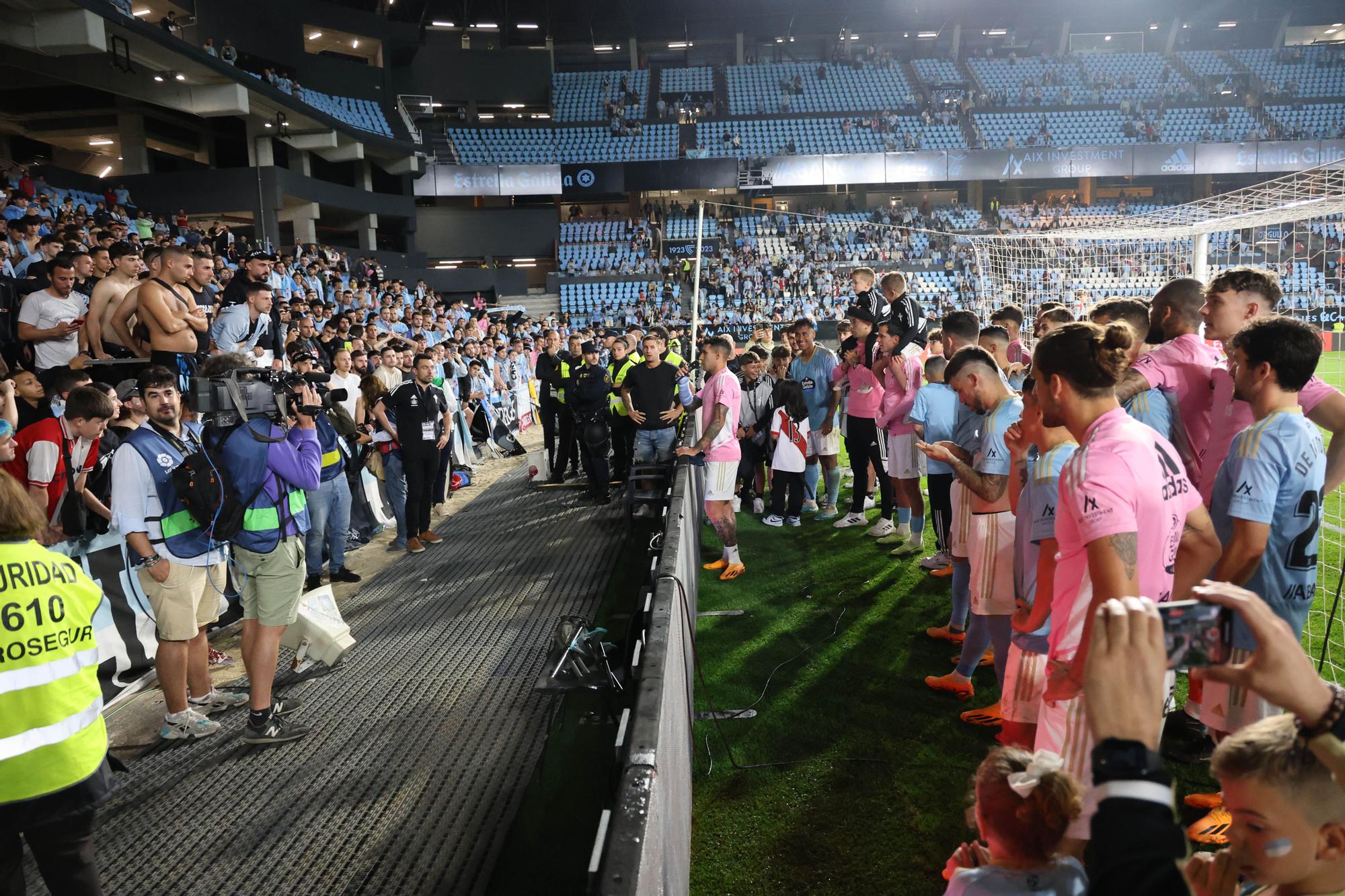 Lágrimas de felicidad en Balaídos: otro final de temporada agónico del Celta