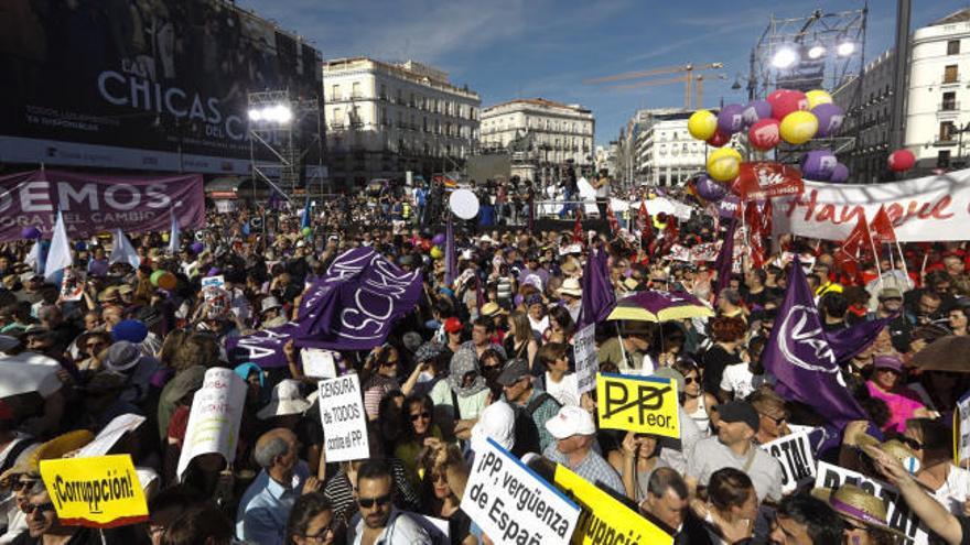 Podemos saca músculo en la calle para impulsar la moción de censura contra Rajoy