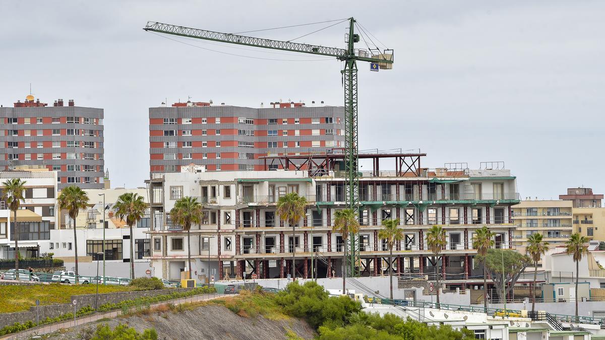 Obras en un hotel de la capital grancanaria.