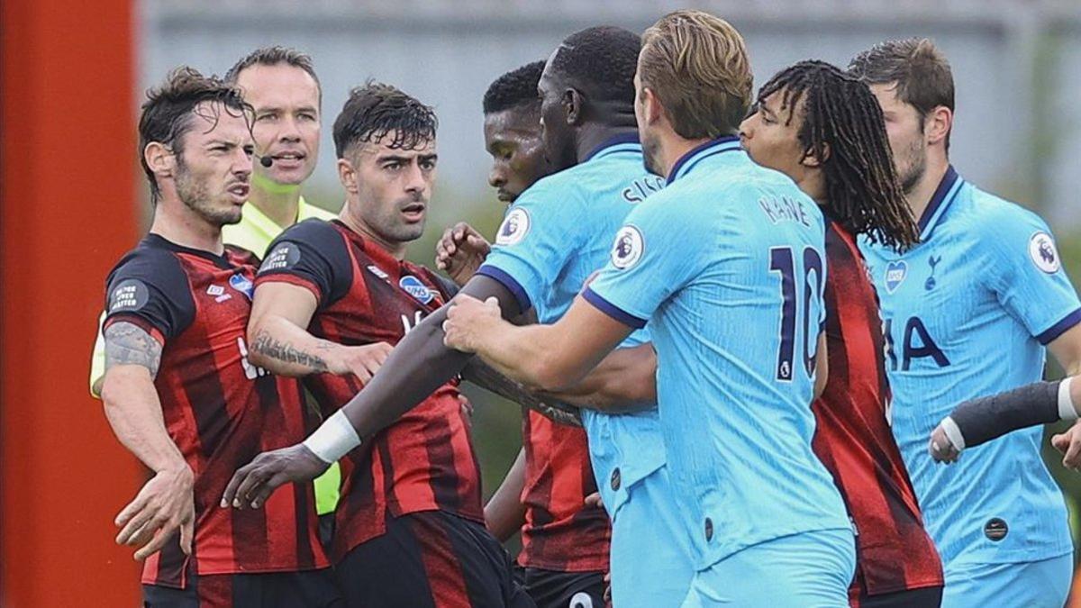 Bournemouth y Tottenham disputaron un duelo con más choques que ocasiones