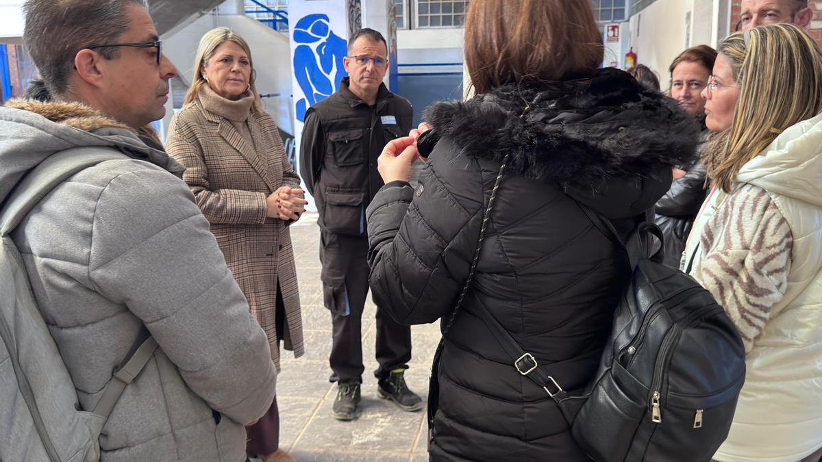La consellera Carmen Ortí visita el IES 25 de abril de Alfafar.