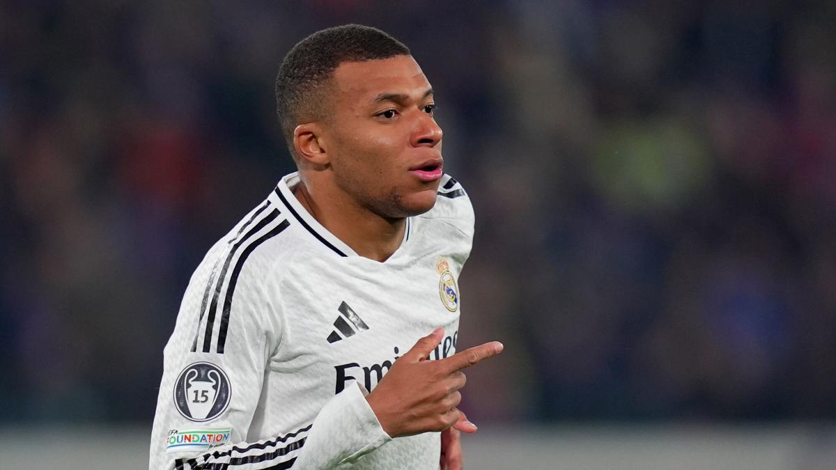 Mabppé en un partido con el Real Madrid.