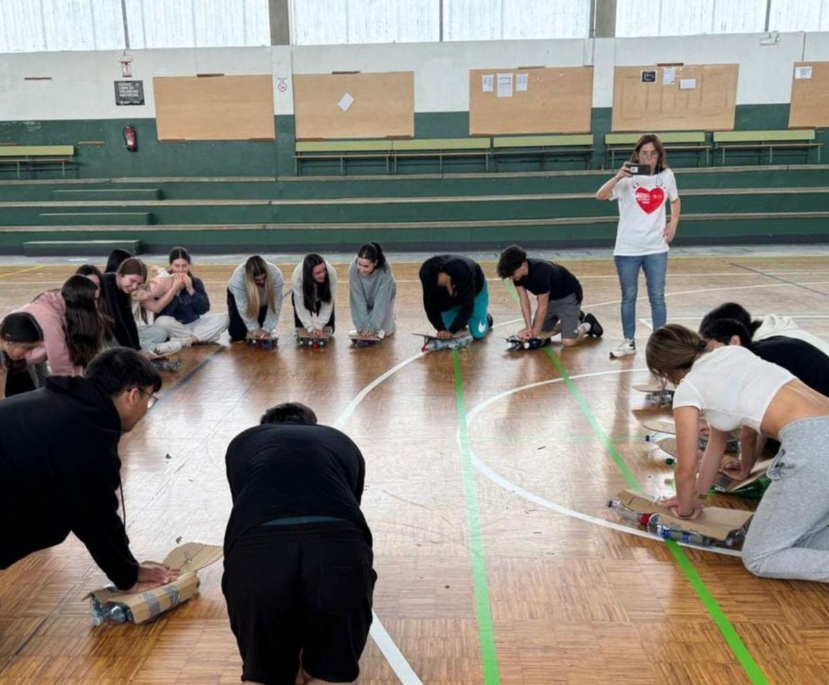 Una de las clases prácticas de reanimación en el instituto. | Fdv