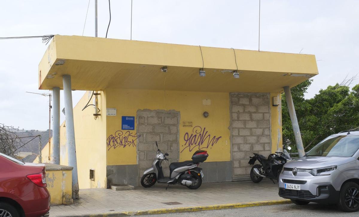 Una infraestructura abandonada en el barrio. | ANDRÉS CRUZ