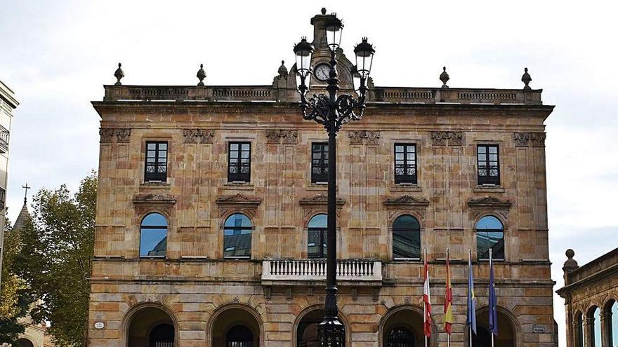 Fachada principal del Ayuntamiento de Gijón.