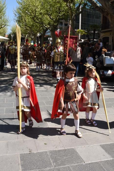 Benedicció de Rams davant l'església de Crist Rei de Manresa i desfilada dels Armats