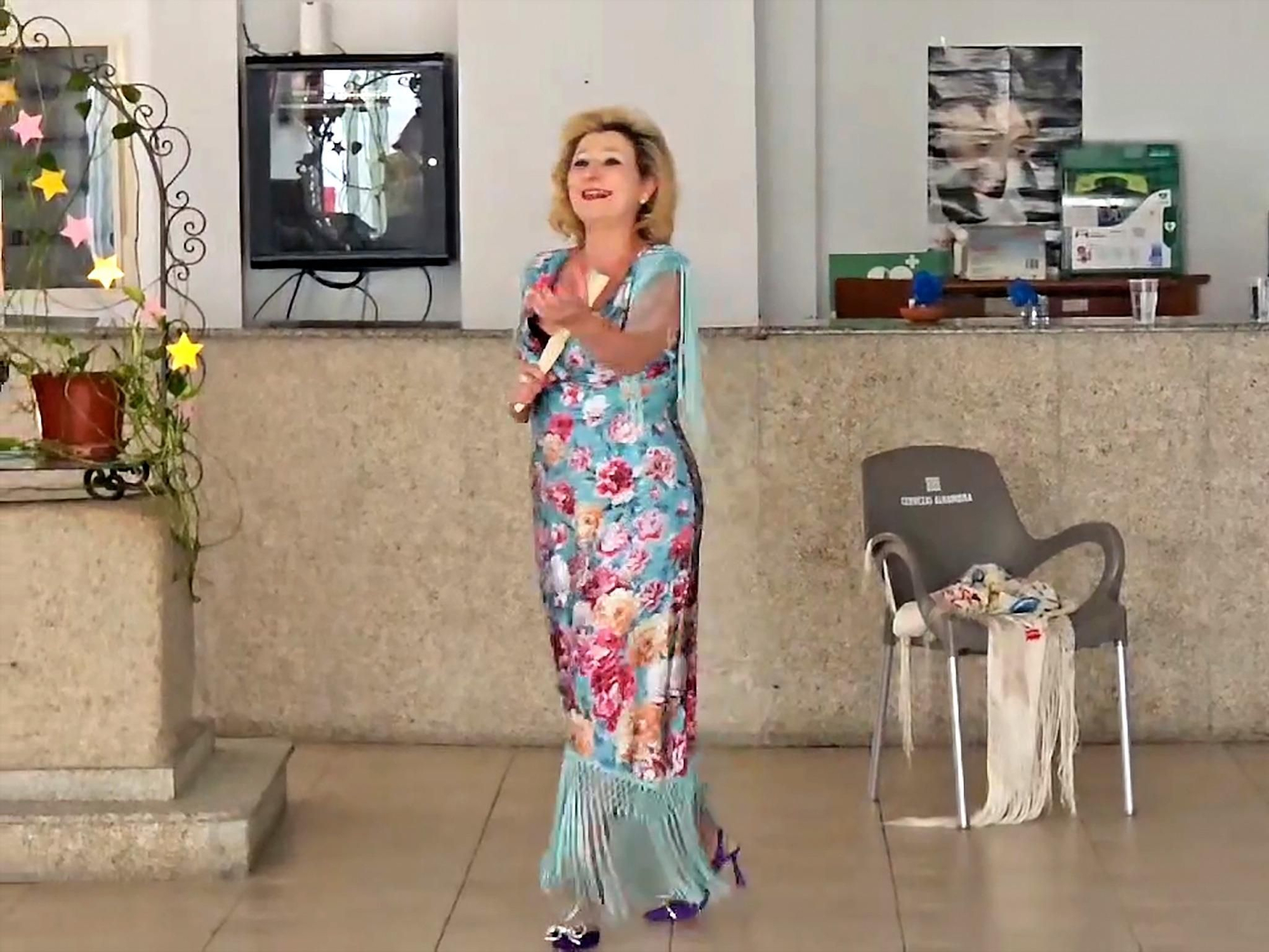 Pilar Boyero inaugura el ciclo de conciertos 'Te recuerdo: La memoria de un pueblo' en los pisos tutelados de Zarza la Mayor