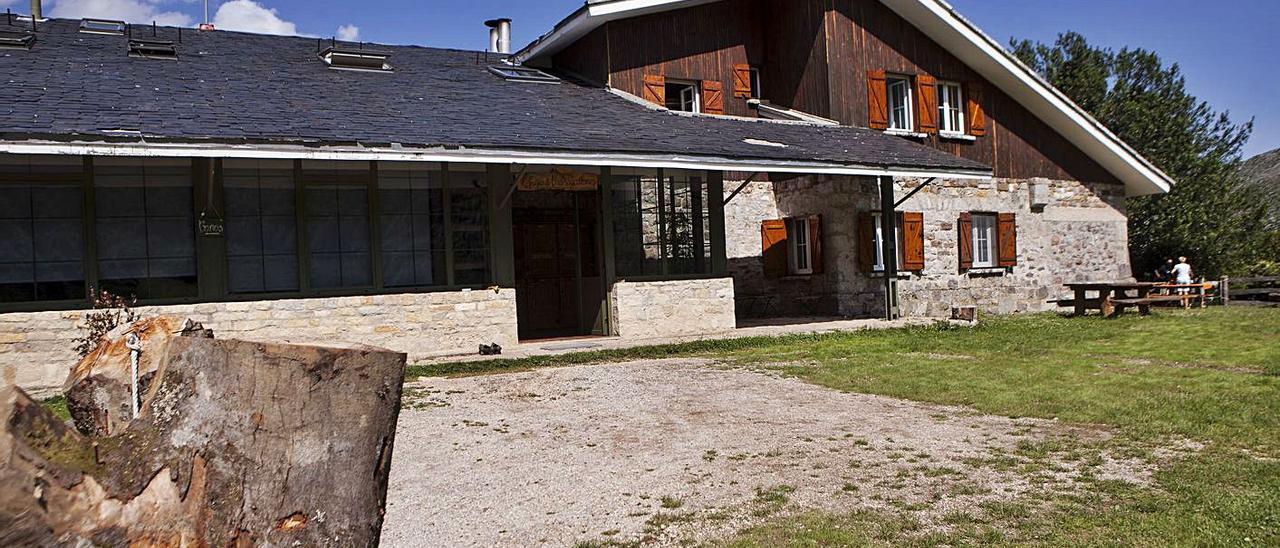 Las instalaciones del refugio de montaña de Brañagallones. | Fernando Rodríguez