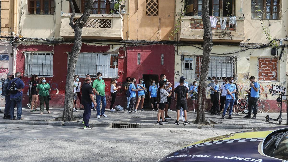 Desahucio en las casitas rosas de la Malva-rosa