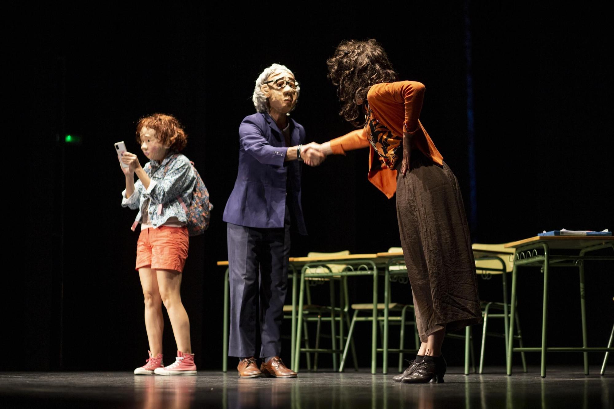 GALERÍA | Así fue la obra 'Bulldog' en el Gran Teatro de Cáceres