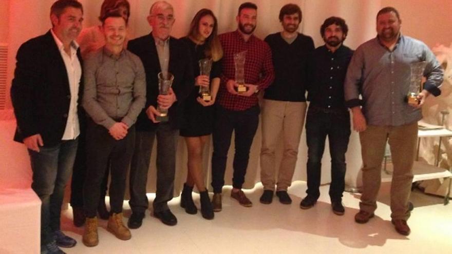 José Angel Pinedo, Maria Quetglas y el juez Marc Tur, con representantes de la Balear y de las instituciones.