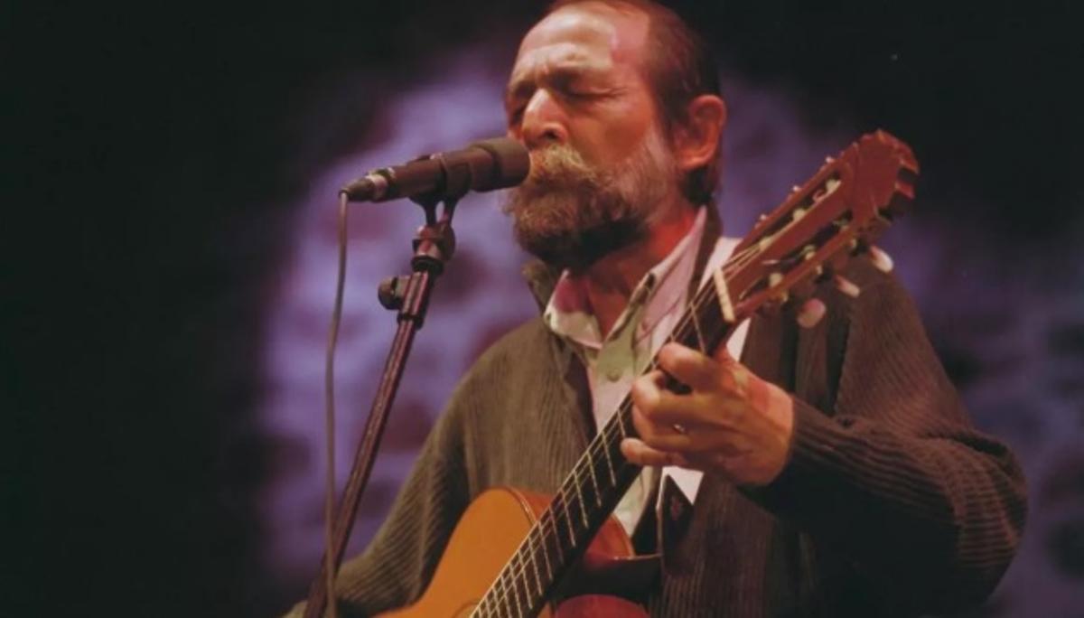 El poeta y cantautor extremeño Pablo Guerrero.