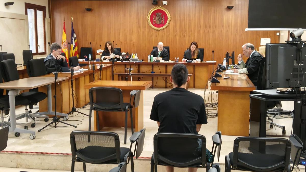 El acusado, hoy en el juicio celebrado en la Audiencia Provincial de Palma.