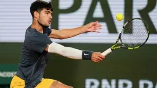 Alcaraz - Tsitsipas de cuartos de final de Roland Garros: Horario y dónde ver por TV