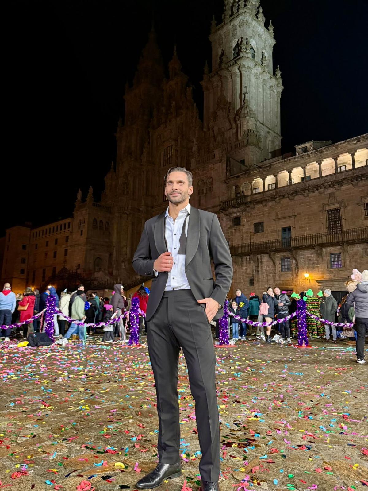 Eddy Insua con esmoquin de David Sotoca