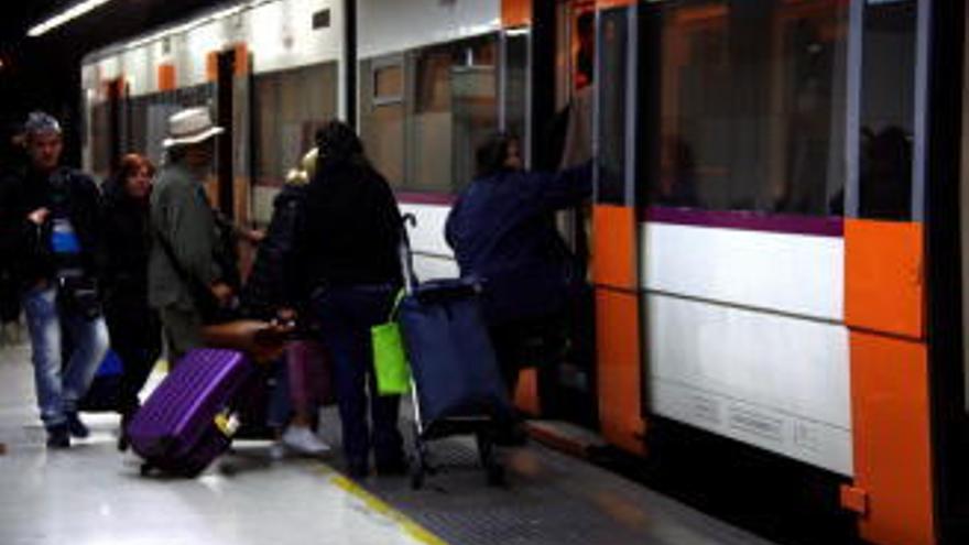 Un comboi de Renfe a l&#039;estació de Sants