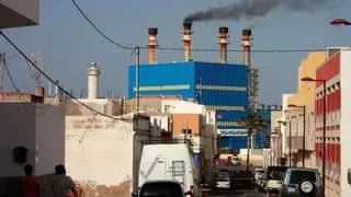 El Parlamento apoya retirar la central eléctrica de El Charco