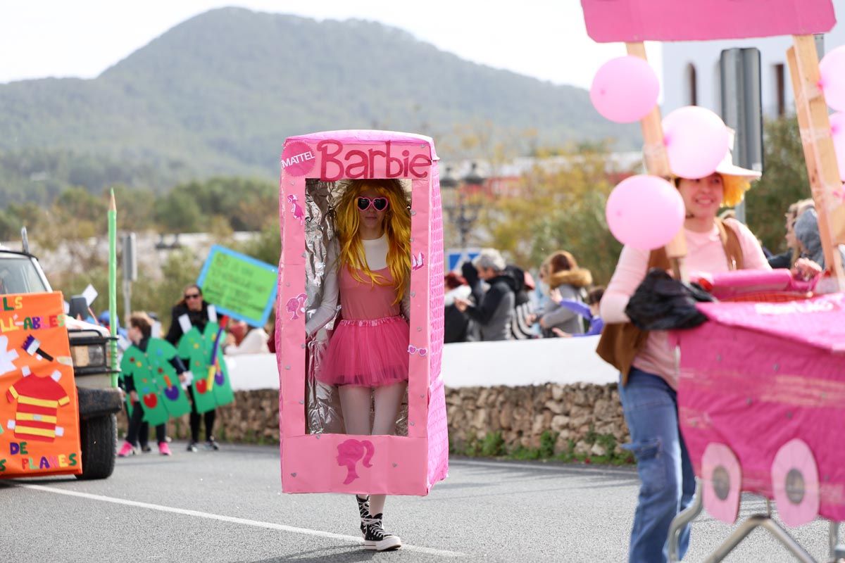 Todas las imágenes de la rúa de carnaval de Sant Josep