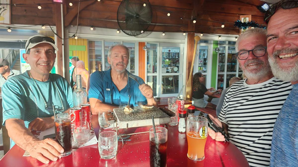 En La Martinica comiendo.