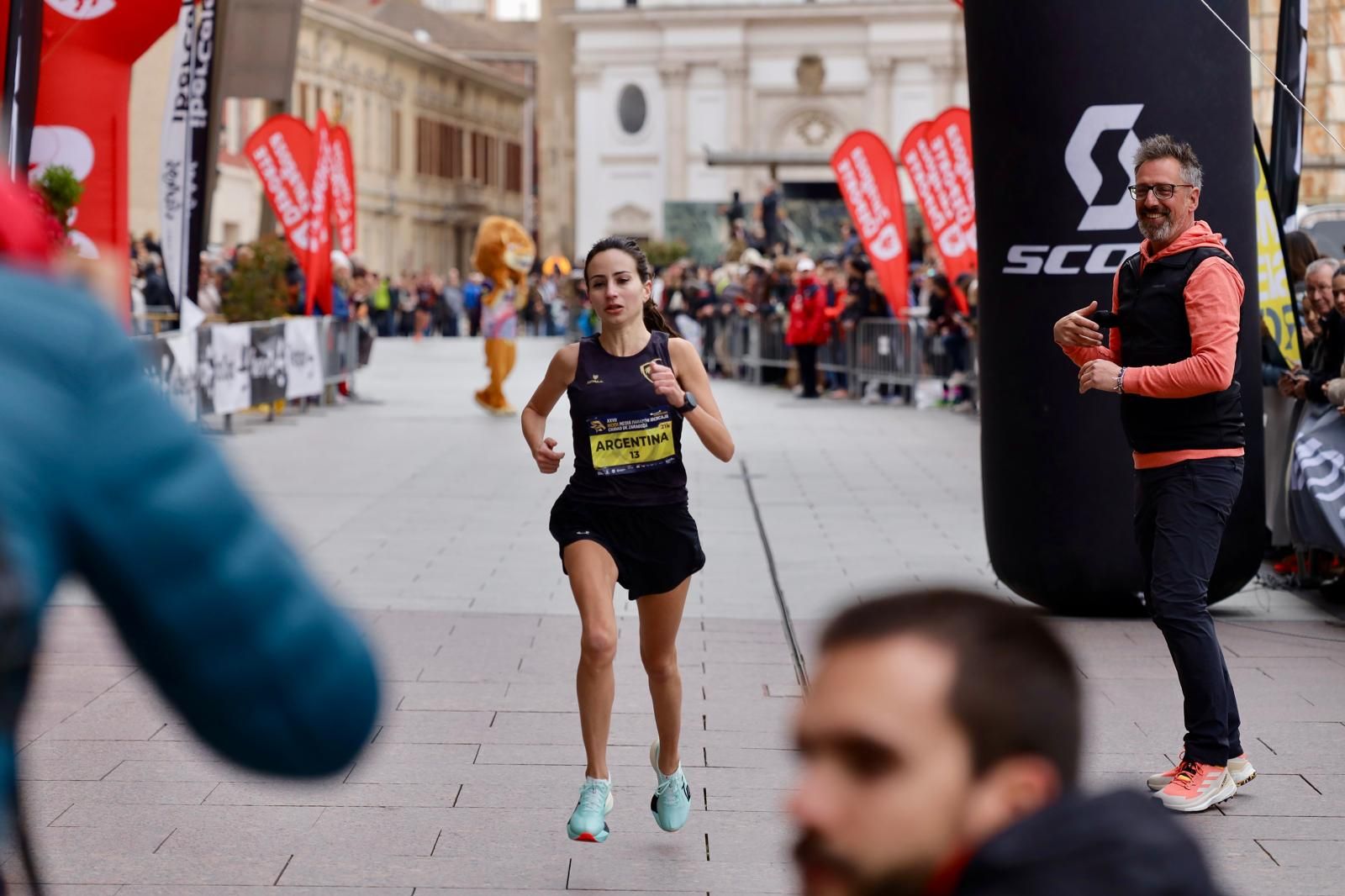 En imágenes | Búscate en la Media Maratón de Zaragoza