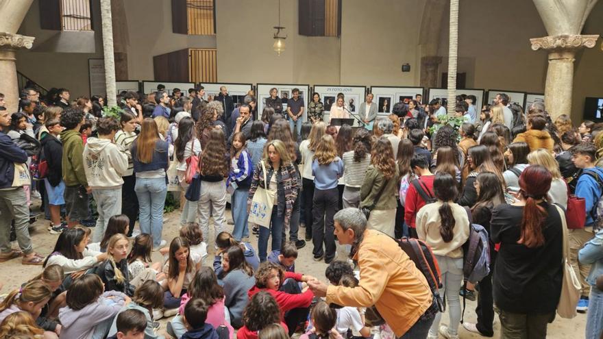 Cort entrega los premios a los ganadores de Foto Jove | PILAR NEGREDO