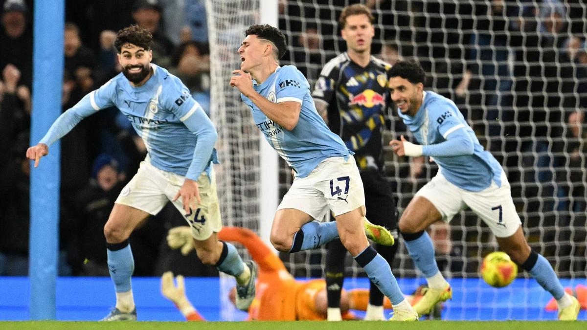 El Manchester City derrotó al Leeds United (3-2).