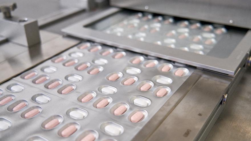 Andalucía comienza a dispensar en farmacias Paxlovid, el fármaco para curar el Covid