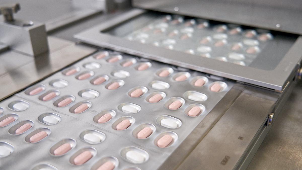 Andalucía comienza a dispensar Paxlovid en farmacias a través de receta electrónica