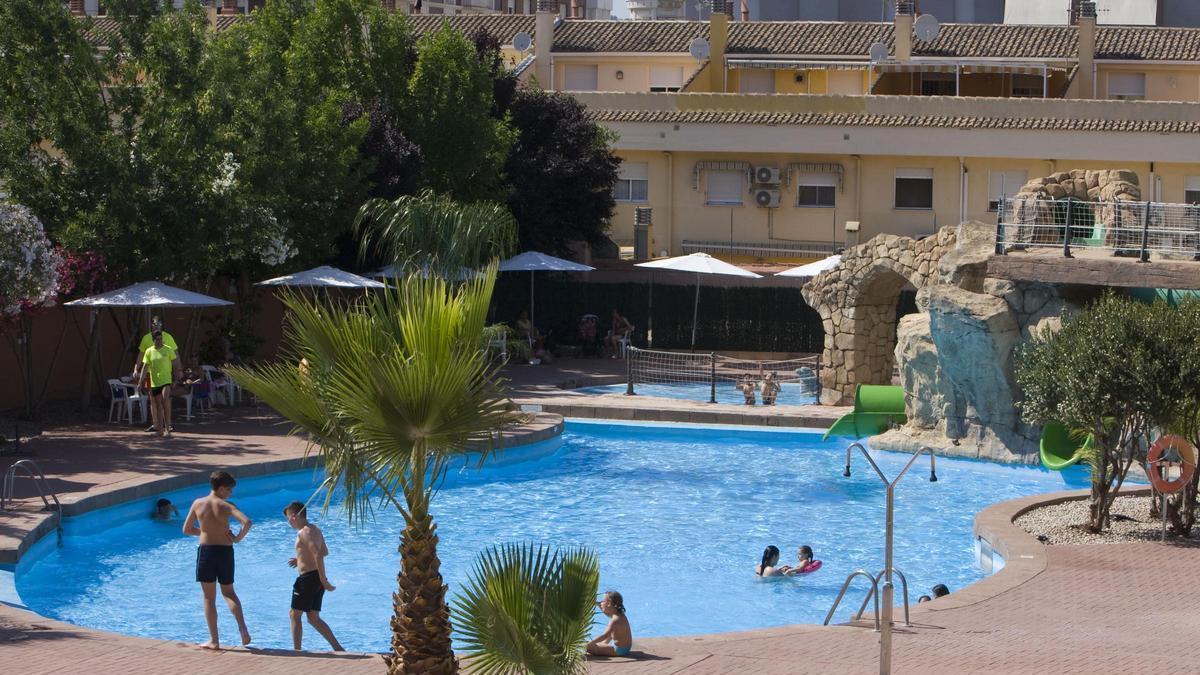 La piscina municipal de la Murta, en Xàtiva, en una imagen de archivo.