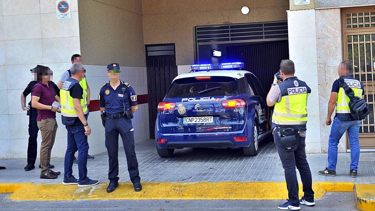 Reconstrucción del crimen ocurrido en julio de 2019 en Elche. | MATÍAS SEGARRA