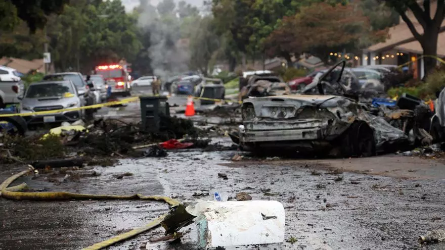 Varios muertos al estrellarse una avioneta en una zona residencial de San Diego, en California