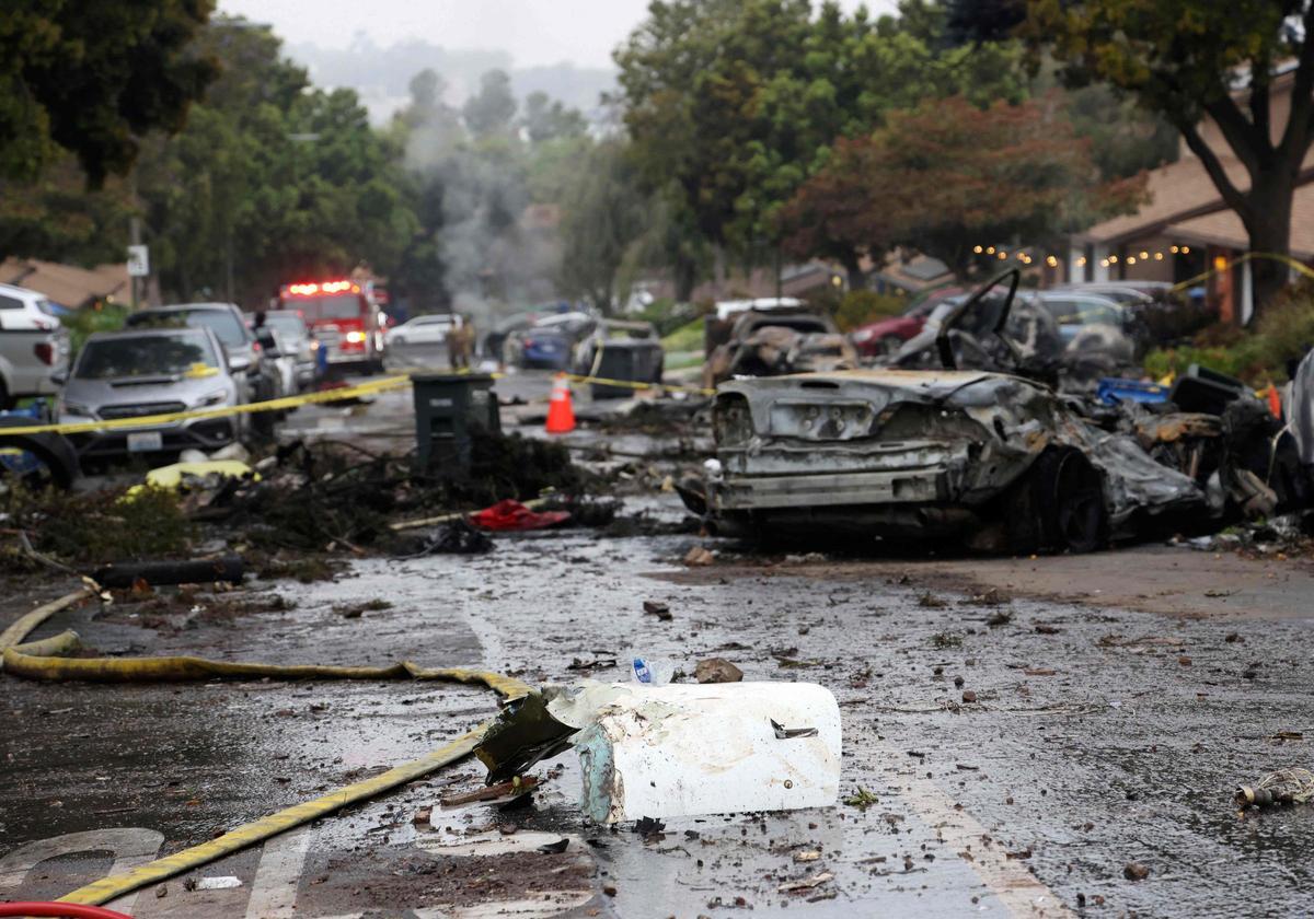 Varios muertos al estrellarse una avioneta en una zona residencial de San Diego, en California