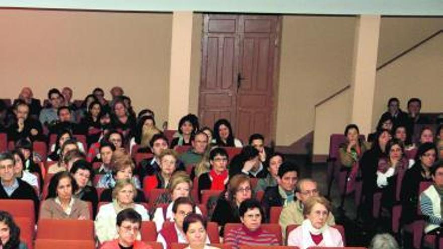 Profesores y catequistas congregados en el encuentro diocesano.