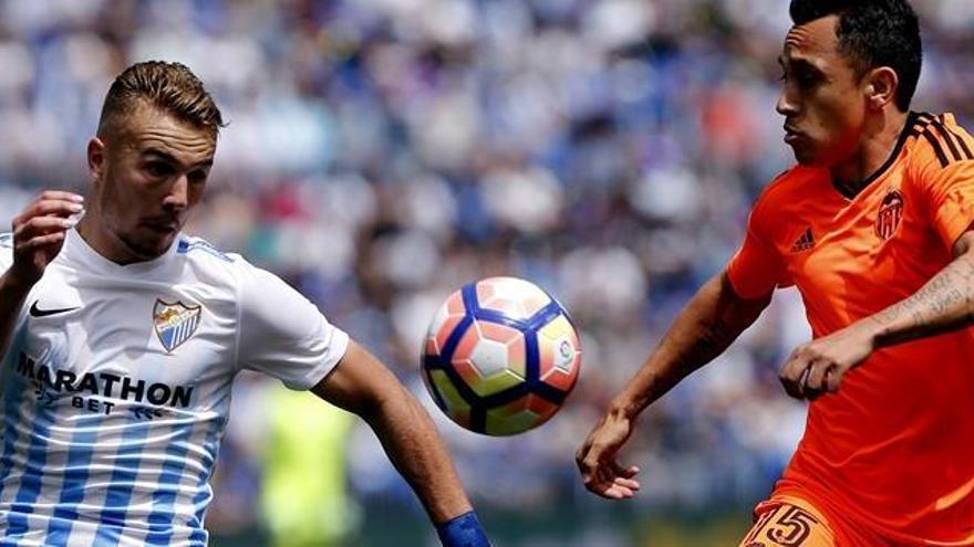 El Málaga vence al Valencia en la Rosaleda.