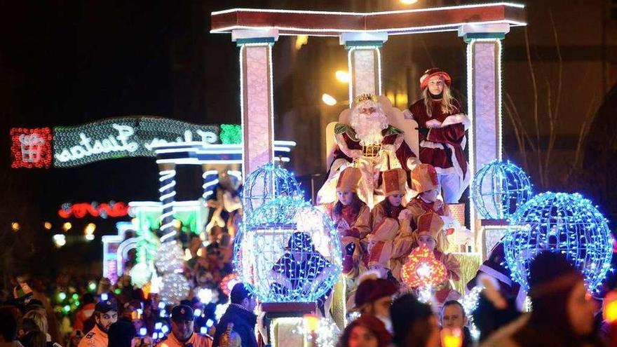 El Rey Melchor, en la cabalgata de Mieres celebrada el año pasado.