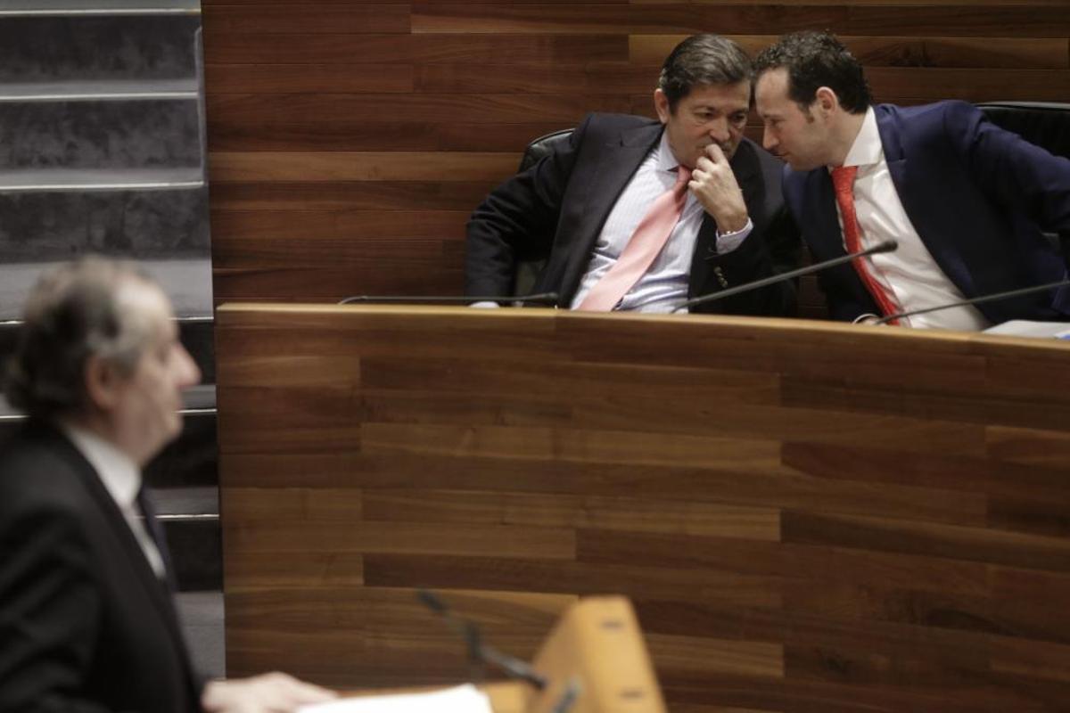 Debate en la Junta sobre los presupuestos asturianos