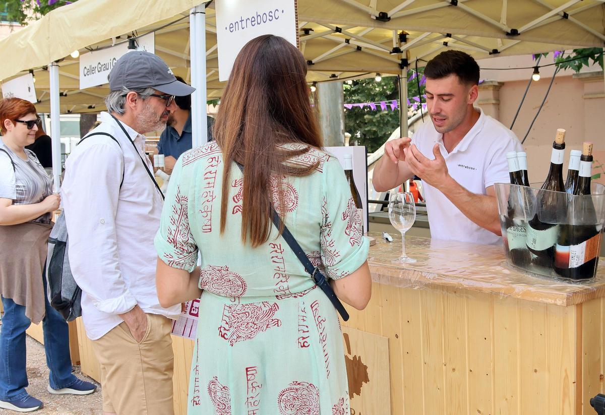 Les imatges de la mostra de vins de la ViBa al Pati del Casino de Manresa