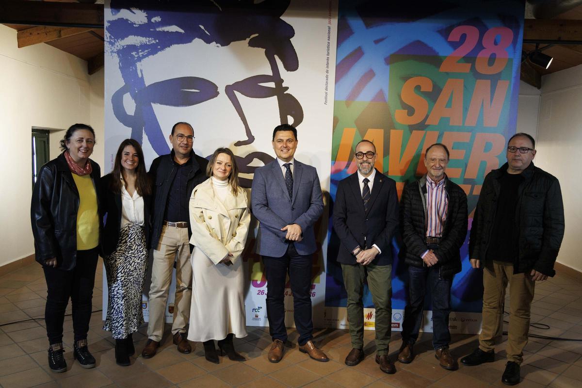 José Miguel Luengo y David Martínez, con organizadores y representantes del Festival Jazz San Javier