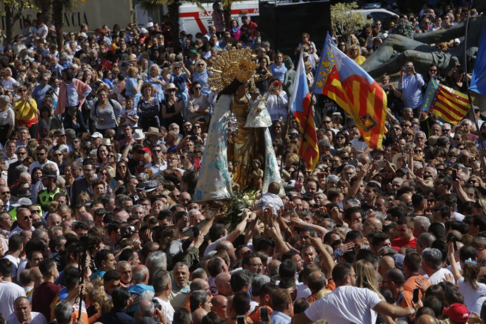 Día de la Virgen de los Desamparados: Traslado de la Mare de Déu