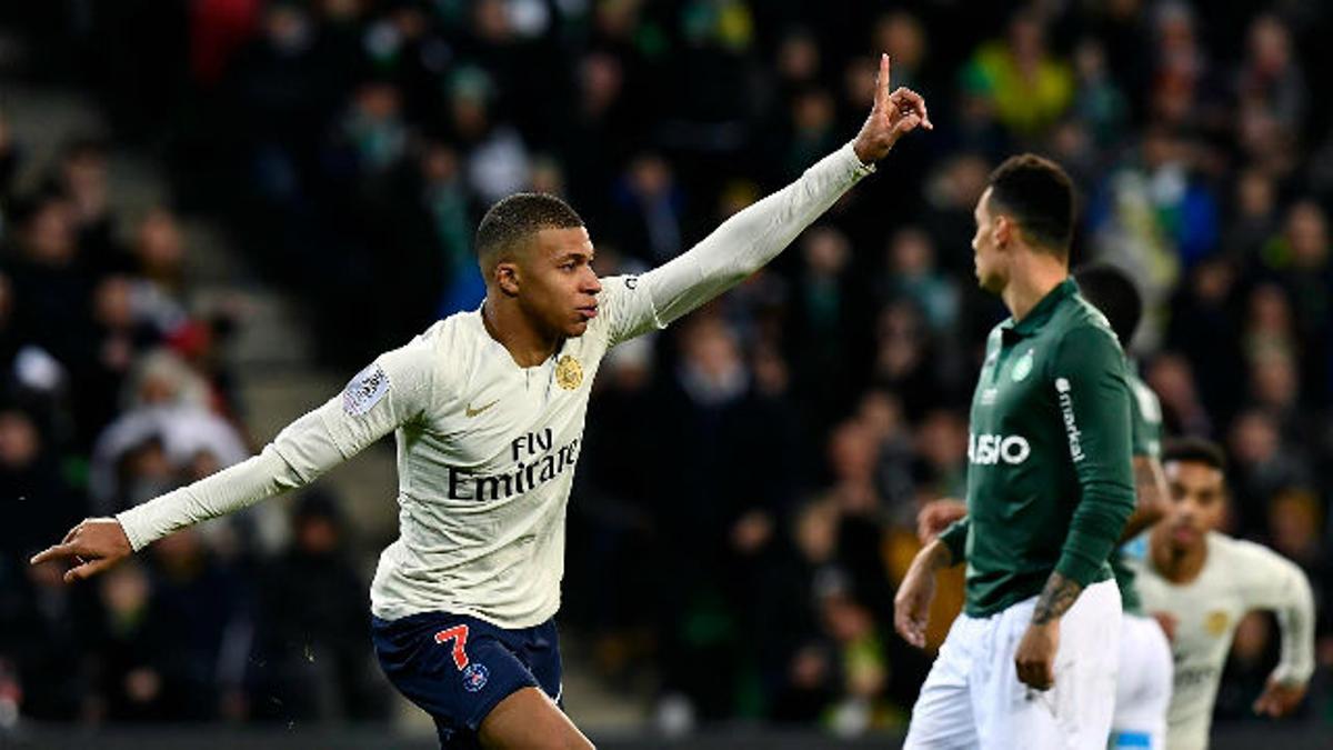 El golazo de tijera y lo mejor de Mbappé ante el Saint-Étienne