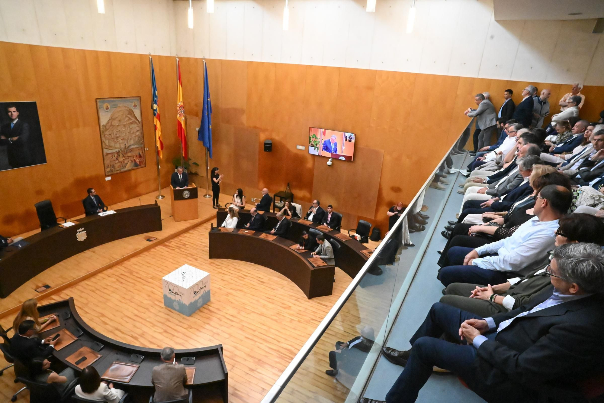 Celebración del Día de Europa en Benidorm y entrega de la distinción a Enrique Ballester