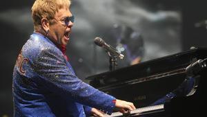 Elton John, buen amigo de Lady Di, será uno de los ausentes en la coronación de Carlos III.