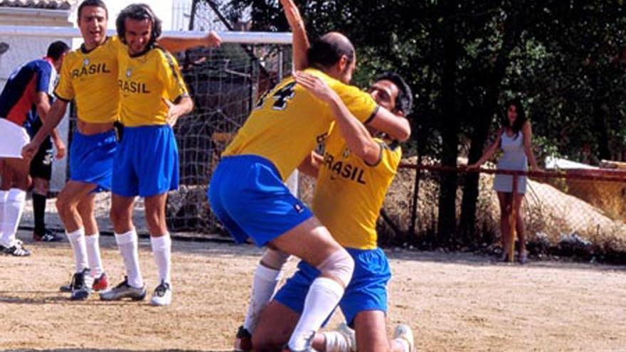 El anecdotario del rodaje de &#039;Días de fútbol&#039;: del plantón de Willy Toledo a la bofetada de Nathalie Poza