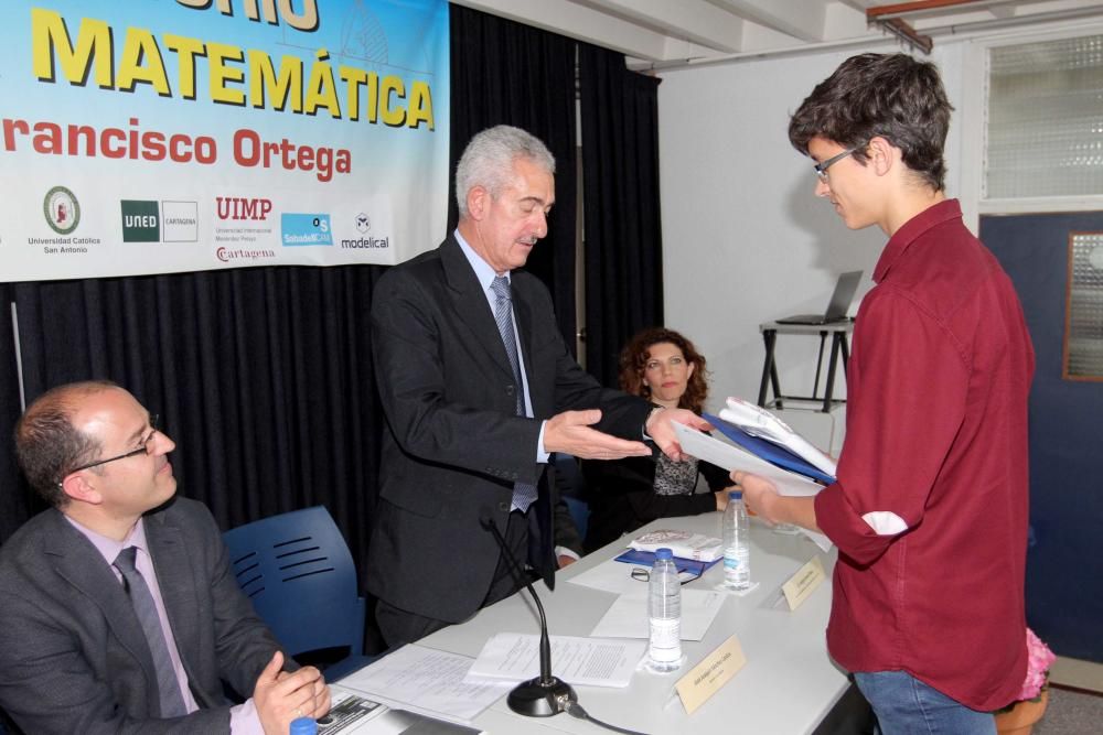 Entrega de premios de la Olimpiada Matemática Francisco Ortega en el IES El Bohio